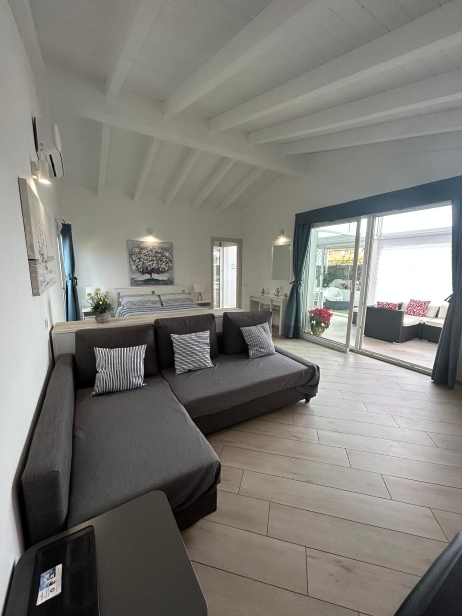 Appartement Attico Jasmin à Quartu SantʼElena Extérieur photo